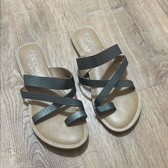 COCONUTS BY MATISSE | Catalina Silver Metallic Strappy Sandals - Picture 2 of 5